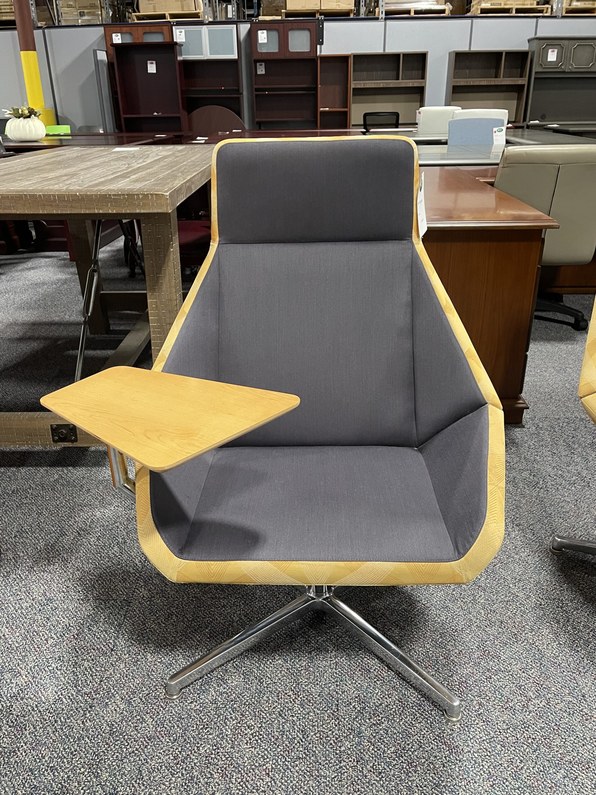Office Furniture Used Comfy Chairs 6092 Used High Back Club Chair
